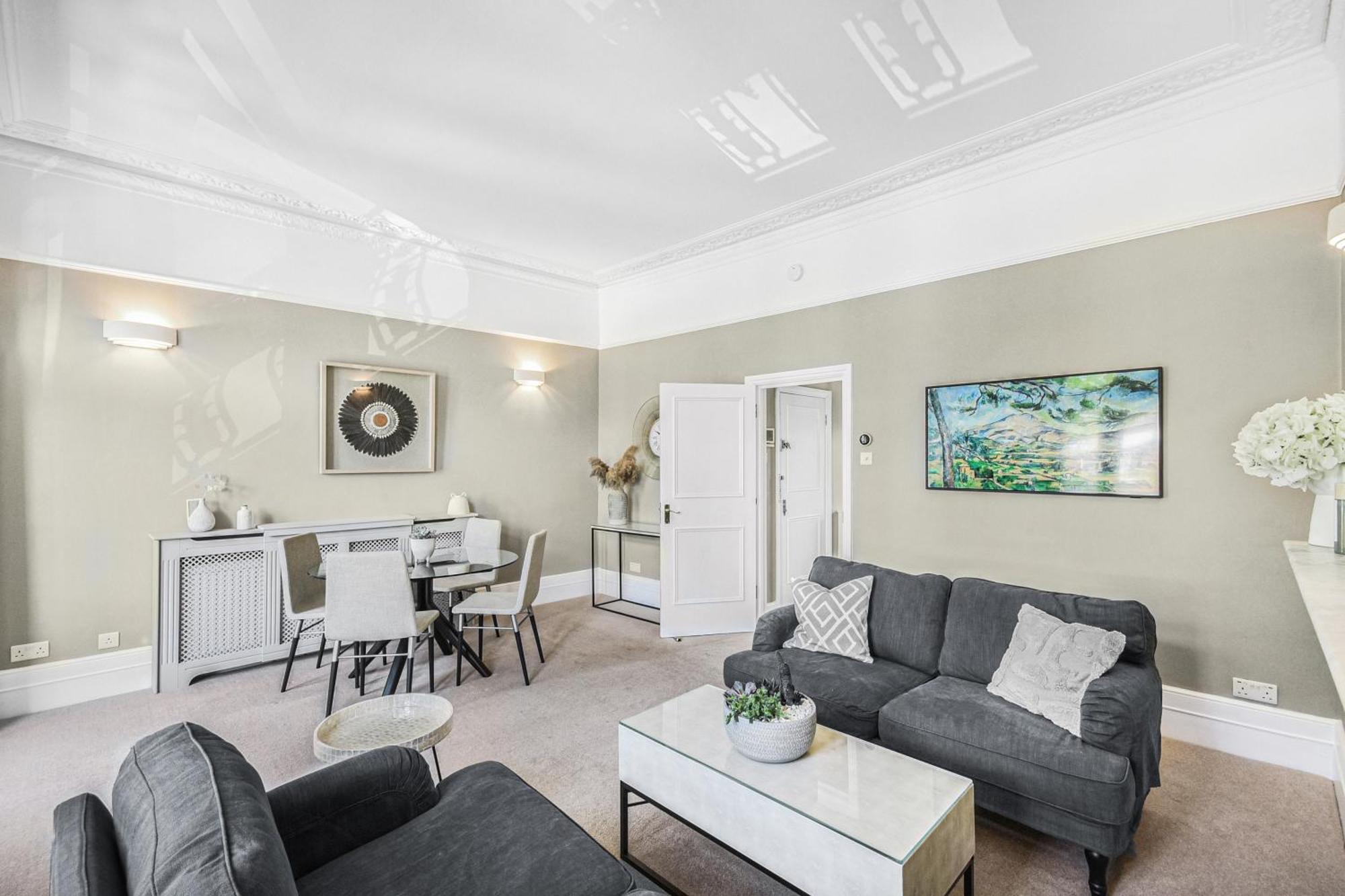 Lovely Large 1 Bed Renovated Flat W Balcony & 600Mb Wifi Londra Exterior foto
